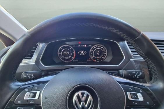 VOLKSWAGEN TIGUAN 2.0TDI 150cv. SPORT 4MOTION 2018 de segunda mano