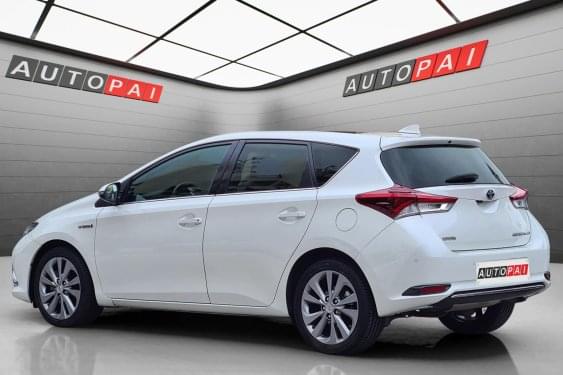 TOYOTA AURIS 1.8 VVTI HSD 16v CVT híbrido 2016 de segunda mano