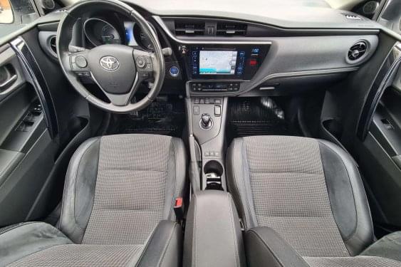 TOYOTA AURIS 1.8 VVTI HSD 16v CVT híbrido 2016 de segunda mano