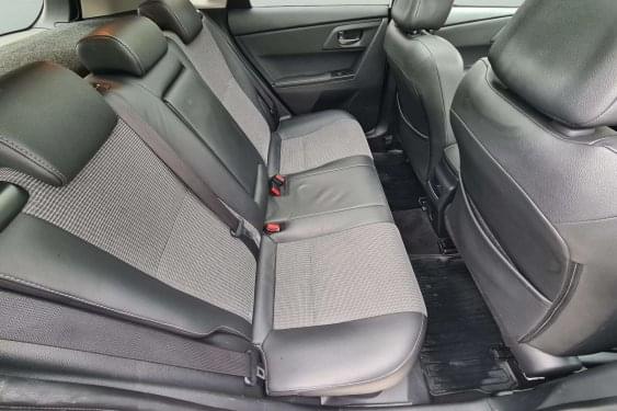 TOYOTA AURIS 1.8 VVTI HSD 16v CVT híbrido 2016 de segunda mano