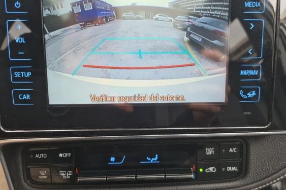 TOYOTA AURIS 1.8 VVTI HSD 16v CVT híbrido 2016 de segunda mano