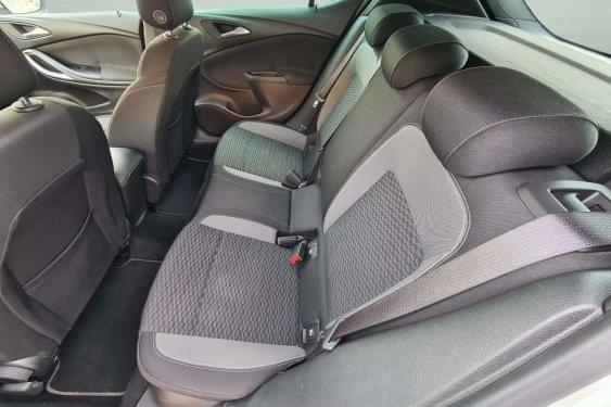 OPEL ASTRA 1.5 D 122cv. ULTIMATE 5 puertas 2021 de segunda mano