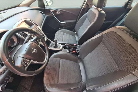 OPEL ASTRA 1.6CDTI 110cv. EXCELLENCE 2014 de segunda mano