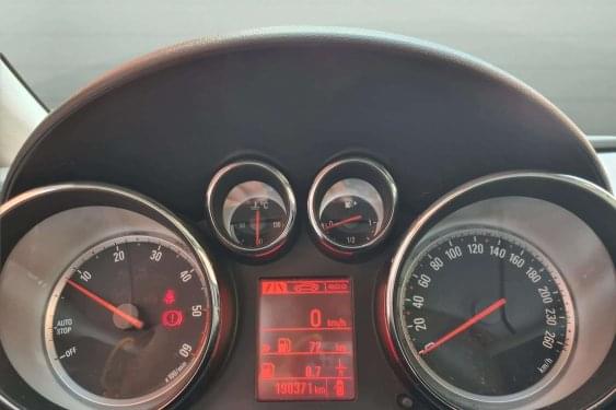 OPEL ASTRA 1.6CDTI 110cv. EXCELLENCE 2014 de segunda mano