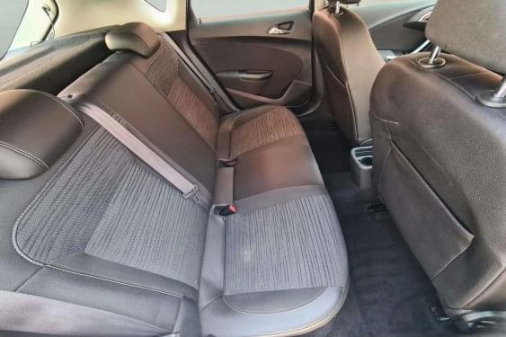 OPEL ASTRA 1.6CDTI 110cv. EXCELLENCE 2014 de segunda mano
