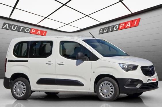 OPEL COMBO LIFE 1.5D 100cv. BUSINESS EDITION 2023 de segunda mano