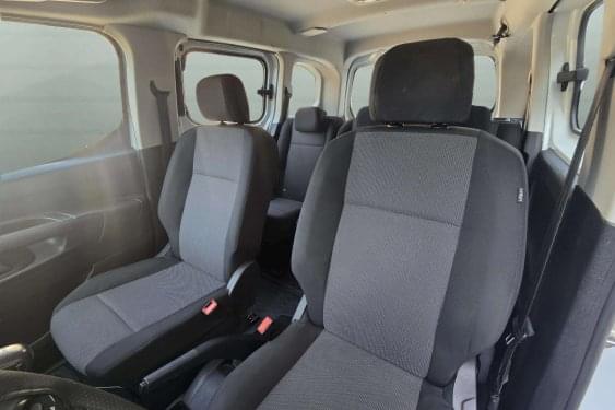 OPEL COMBO LIFE 1.5D 100cv. BUSINESS EDITION 2023 de segunda mano
