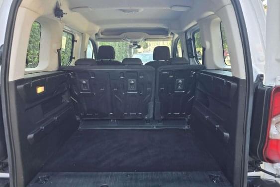 OPEL COMBO LIFE 1.5D 100cv. BUSINESS EDITION 2023 de segunda mano