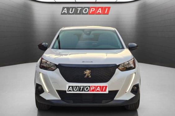 PEUGEOT 2008 1.2i 100cv. ACTIVE PACK NAVI 2022 de segunda mano