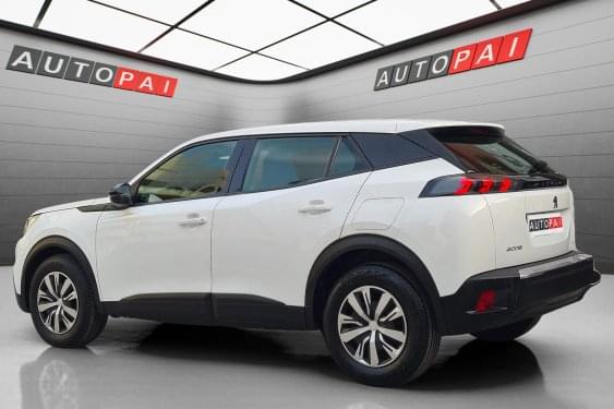 PEUGEOT 2008 1.2i 100cv. ACTIVE PACK NAVI 2022 de segunda mano