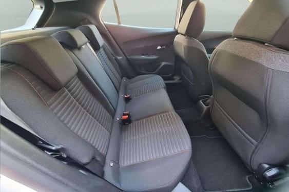 PEUGEOT 2008 1.2i 100cv. ACTIVE PACK NAVI 2022 de segunda mano