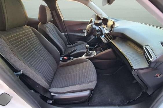 PEUGEOT 2008 1.2i 100cv. ACTIVE PACK NAVI 2022 de segunda mano