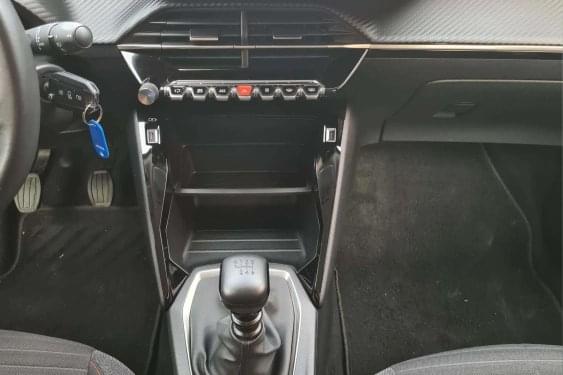 PEUGEOT 2008 1.2i 100cv. ACTIVE PACK NAVI 2022 de segunda mano