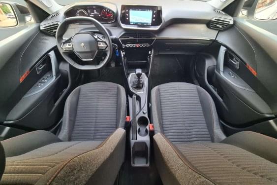 PEUGEOT 2008 1.2i 100cv. ACTIVE PACK NAVI 2022 de segunda mano