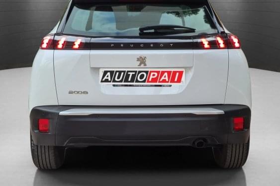 PEUGEOT 2008 1.2i 100cv. ACTIVE PACK NAVI 2022 de segunda mano