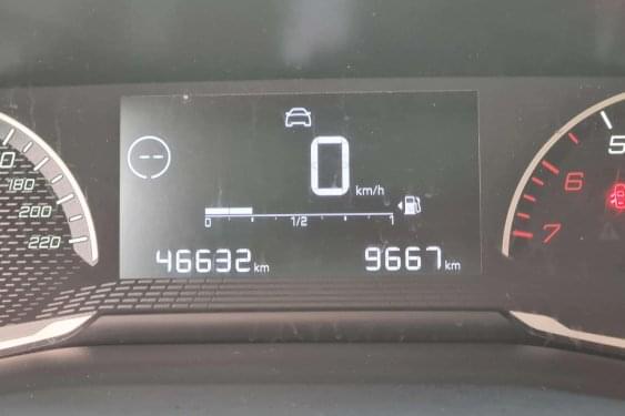 PEUGEOT 208 1.5 BlueHDI 100cv. ACTIVE PACK 2022 de segunda mano