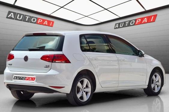 VOLKSWAGEN GOLF 1.6TDI 105CV 2014 de segunda mano