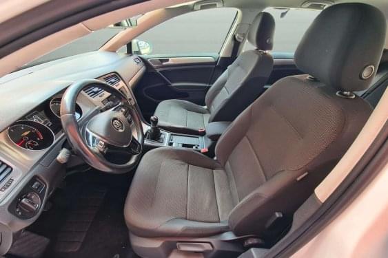 VOLKSWAGEN GOLF 1.6TDI 105CV 2014 de segunda mano