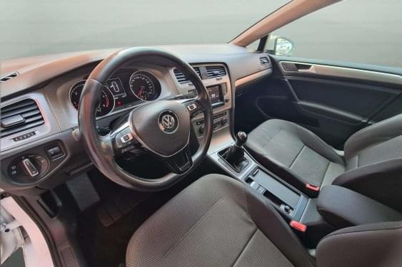 VOLKSWAGEN GOLF 1.6TDI 105CV 2014 de segunda mano