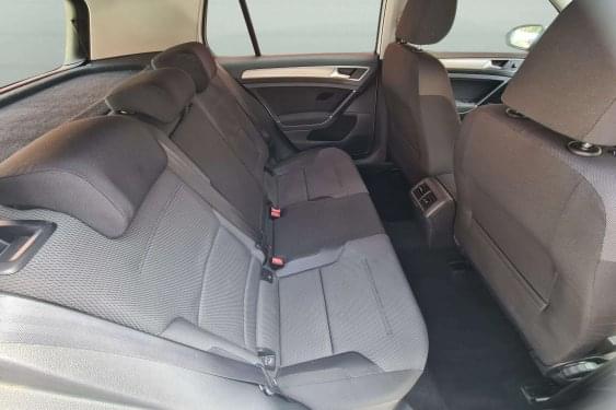 VOLKSWAGEN GOLF 1.6TDI 105CV 2014 de segunda mano