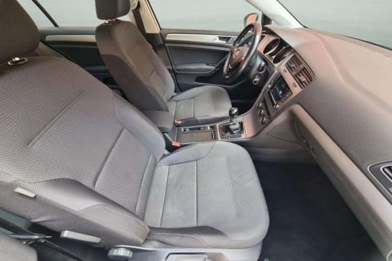 VOLKSWAGEN GOLF 1.6TDI 105CV 2014 de segunda mano