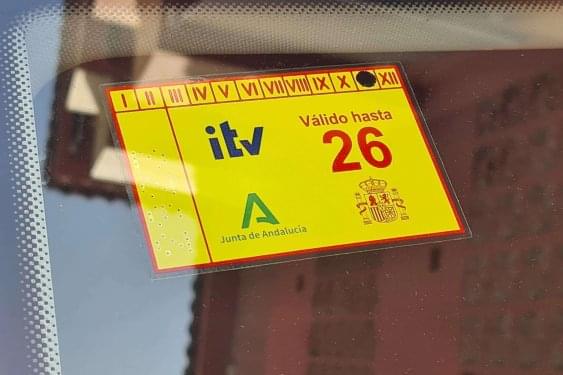 VOLKSWAGEN GOLF 1.6TDI 105CV 2014 de segunda mano