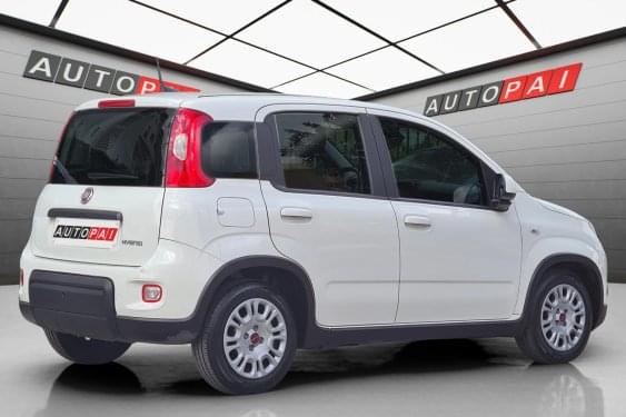 FIAT PANDA 1.0 GSE HYBRID PACK TECH 70cv. 2023 de segunda mano