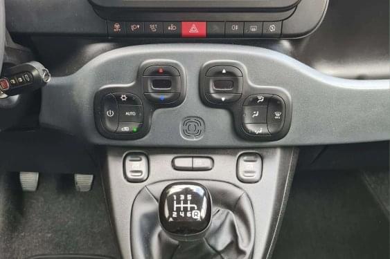 FIAT PANDA 1.0 GSE HYBRID PACK TECH 70cv. 2023 de segunda mano