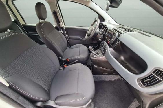 FIAT PANDA 1.0 GSE HYBRID PACK TECH 70cv. 2023 de segunda mano