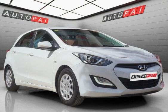 HYUNDAI I30 1.4i 100cv. ESSENCE 2015 de segunda mano