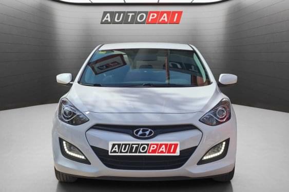 HYUNDAI I30 1.4i 100cv. ESSENCE 2015 de segunda mano