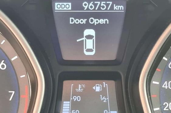 HYUNDAI I30 1.4i 100cv. ESSENCE 2015 de segunda mano