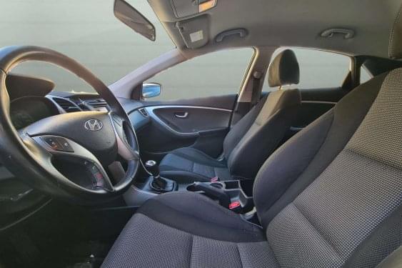 HYUNDAI I30 1.4i 100cv. ESSENCE 2015 de segunda mano