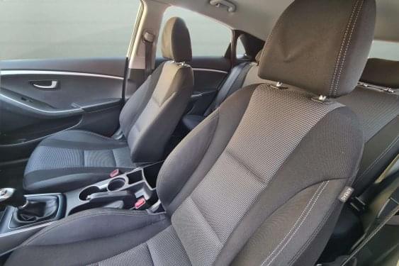 HYUNDAI I30 1.4i 100cv. ESSENCE 2015 de segunda mano