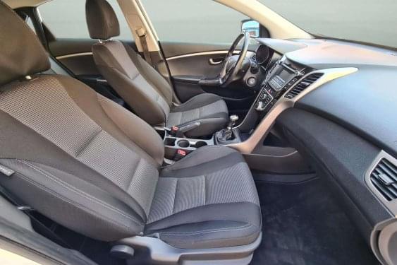 HYUNDAI I30 1.4i 100cv. ESSENCE 2015 de segunda mano