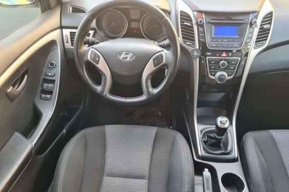 HYUNDAI I30 1.4i 100cv. ESSENCE 2015 de segunda mano