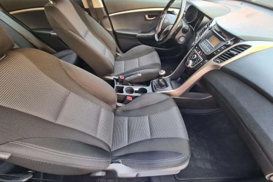 HYUNDAI I30 1.4i 100cv. ESSENCE 2015 de segunda mano