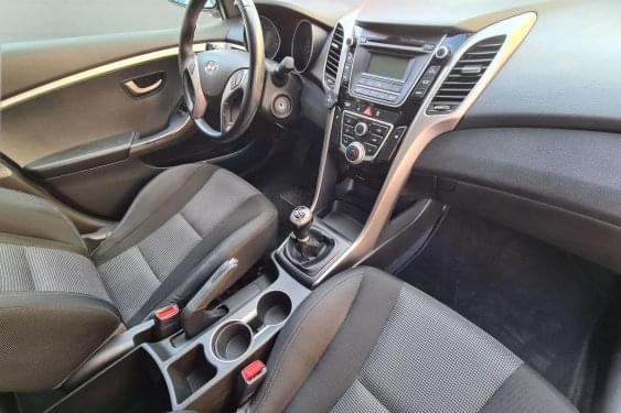 HYUNDAI I30 1.4i 100cv. ESSENCE 2015 de segunda mano