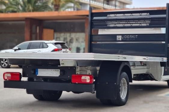 VOLKSWAGEN CRAFTER CHASIS 35 CABINA SIMPLE L4 BATALLA LARGA 2021 de segunda mano