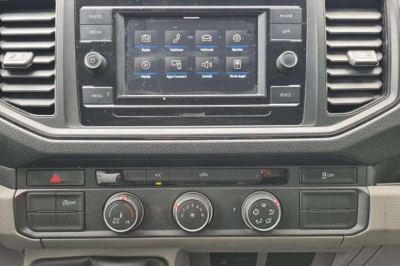 VOLKSWAGEN CRAFTER CHASIS 35 CABINA SIMPLE L4 BATALLA LARGA 2021 de segunda mano