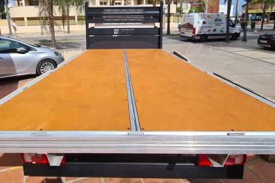 VOLKSWAGEN CRAFTER CHASIS 35 CABINA SIMPLE L4 BATALLA LARGA 2021 de segunda mano