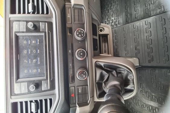 VOLKSWAGEN CRAFTER CHASIS 35 CABINA SIMPLE L4 BATALLA LARGA 2021 de segunda mano