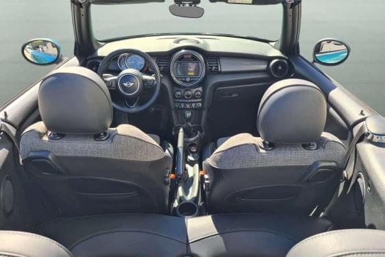 MINI MINI ONE CABRIO 1.2i 102cv. 2016 de segunda mano