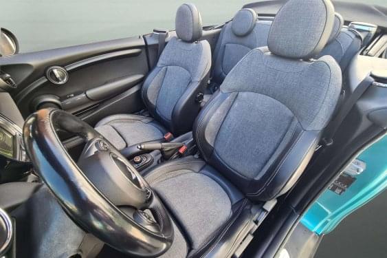 MINI MINI ONE CABRIO 1.2i 102cv. 2016 de segunda mano