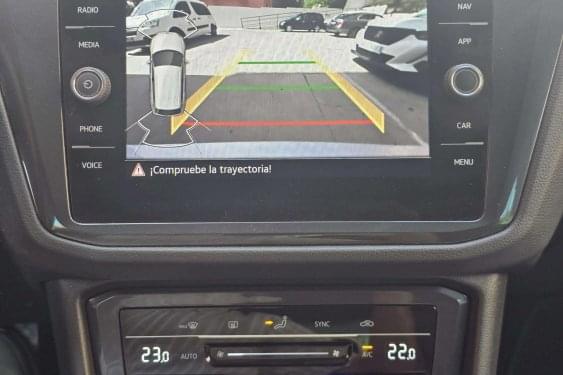 VOLKSWAGEN TIGUAN 2.0 TDI 150cv. DSG automático 2022 de segunda mano