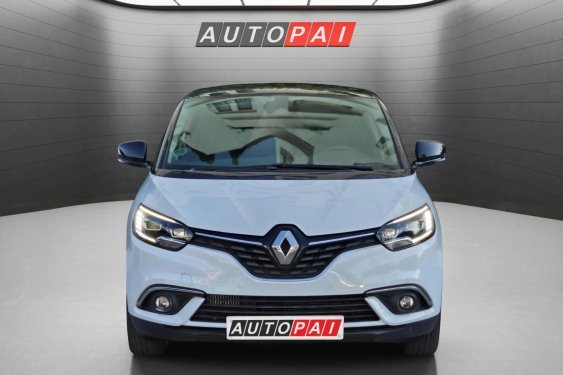 RENAULT SCÉNIC 1.3tce 140cv. Authentique 2018 de segunda mano