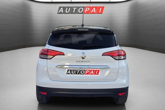 RENAULT SCÉNIC 1.3tce 140cv. Authentique 2018 de segunda mano