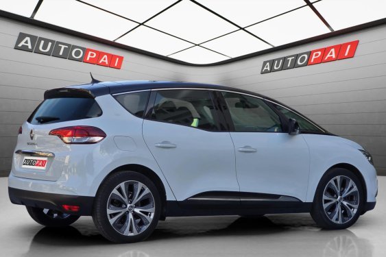 RENAULT SCÉNIC 1.3tce 140cv. Authentique 2018 de segunda mano