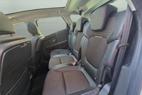 RENAULT SCÉNIC 1.3tce 140cv. Authentique 2018 de segunda mano