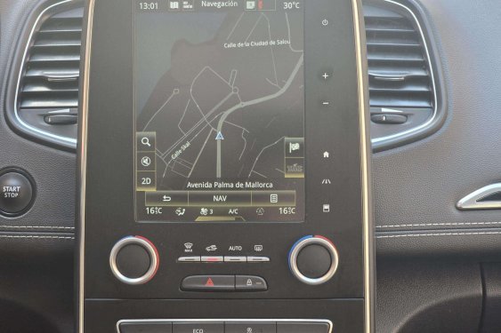 RENAULT SCÉNIC 1.3tce 140cv. Authentique 2018 de segunda mano